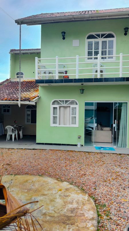 Apartamentos no bairro Itapema do Norte com sacada e garagem